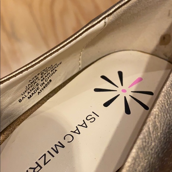 Isaac Mizrahi Live Jamie Gold Metallic Pumps - Picture 7 of 16